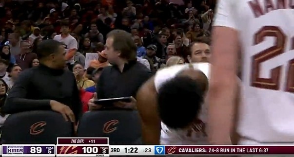 世界杯晋级规则-乘胜追击！亨特三分命中 骑士6分钟打出24-8高潮再获两位数优势